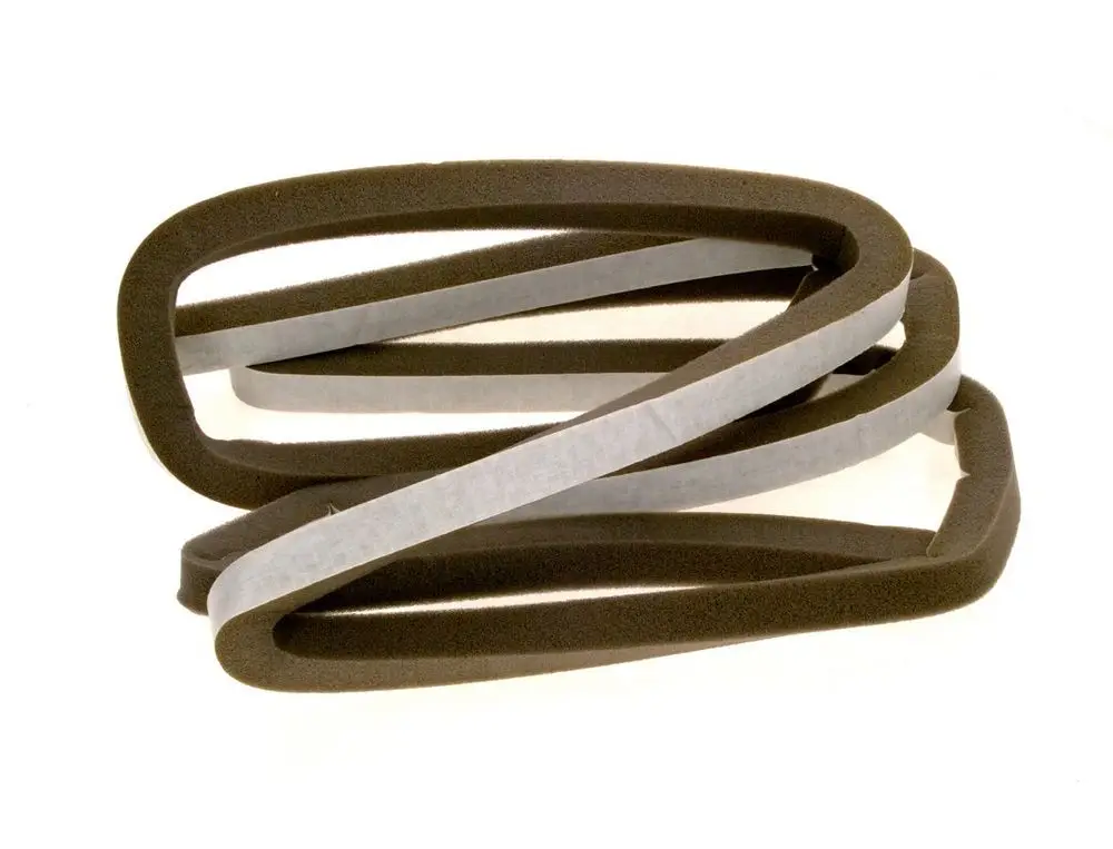 Bosch Dichtband in einer geschlungenen Form, bestehend aus flexiblem Material zur Abdichtung. Es ist dunkelbraun und hat einen Teil mit klebender Oberfläche.